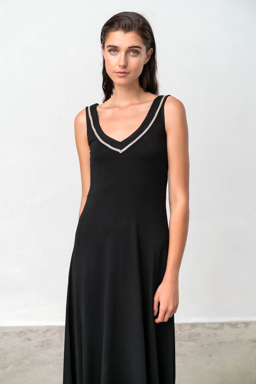 Vamp - Μονόχρωμο Αμάνικο Φόρεμα 18490 BLACK